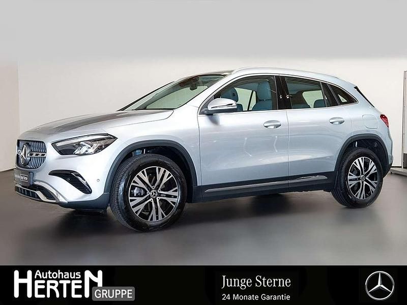 Lack hightechsilber Gebraucht 2024 Mercedes GLA180 Progressive SUV | 38.900 € (Etwas zu teuer) - Bild 1/4