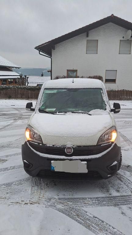 Weiß Gebraucht 2021 Fiat Doblò Van / Kleinbus | 11.200 € - Bild 1/4