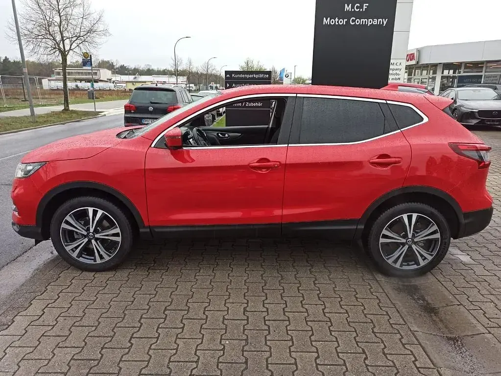 Gebraucht Nissan Qashqai N-Connecta 140 PS (102 kW) 2019 Rot SUV