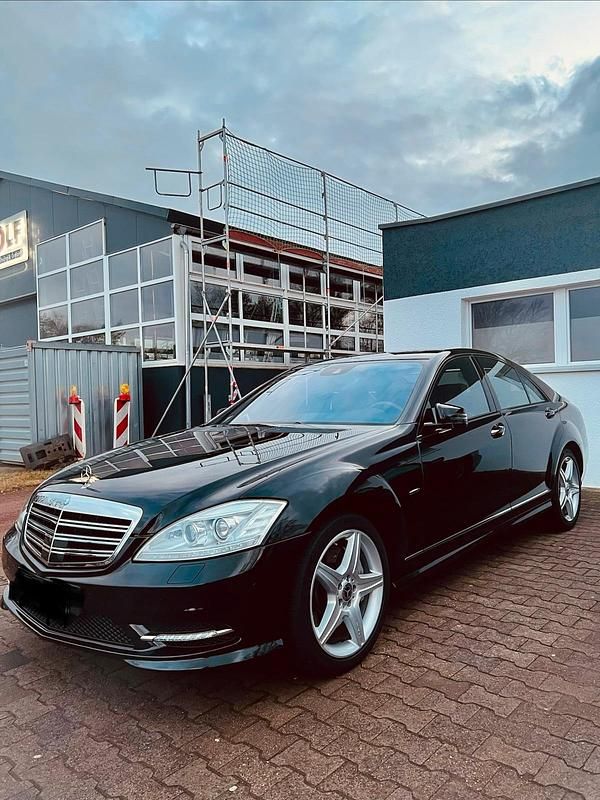 Gebraucht Mercedes S500 435 PS (319 kW) 2011 Schwarz Limousine