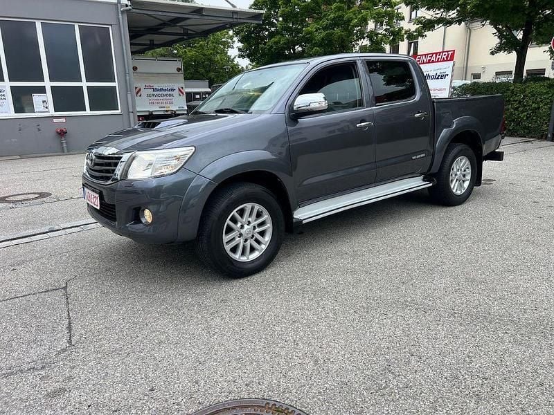 Grau Gebraucht 2012 Toyota HiLux Abholung | 14.700 € (Fairer Preis) - Bild 1/4