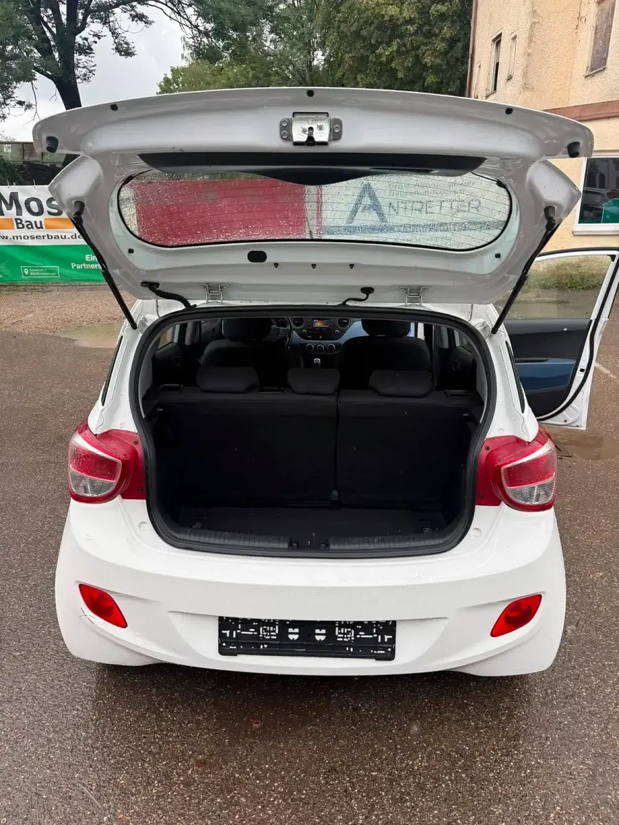 Gebraucht Hyundai i10 80 PS (58 kW) 2014 Weiß Kleinwagen