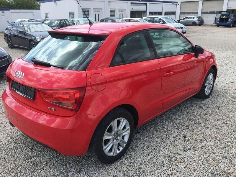 Gebraucht Audi A1 122 PS (89 kW) 2011 Rot Kleinwagen