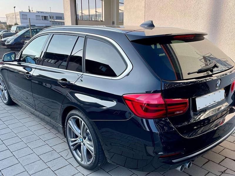 Gebraucht BMW 330 Luxury Line 252 PS (185 kW) 2019 Schwarz Kombi