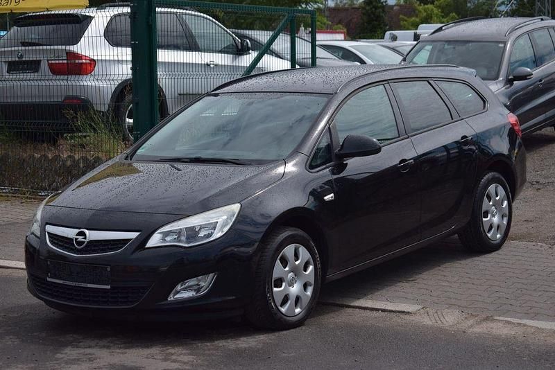 Gebraucht Opel Astra Design Edition 120 PS (88 kW) 2011 Schwarz Kombi