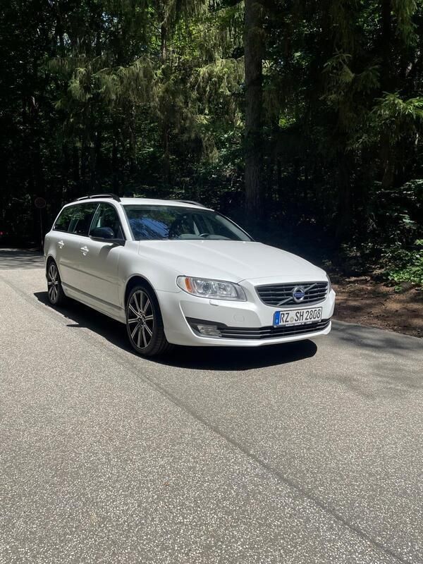 Weiß Gebraucht 2016 Volvo V70 Kombi | 12.800 € (Fairer Preis) - Bild 1/4