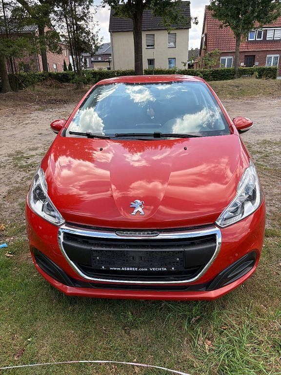 Orange Gebraucht 2016 Peugeot 208 Active Kleinwagen | 4.400 € (Fairer Preis) - Bild 1/4
