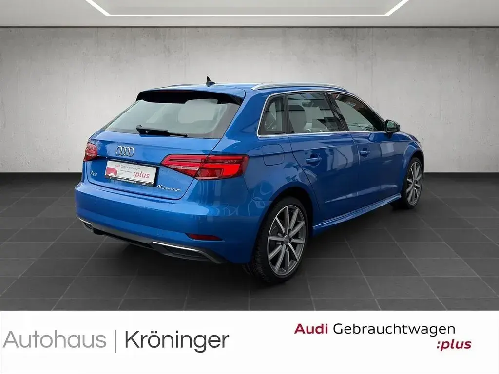 Gebraucht Audi e-tron Design 204 PS (150 kW) 2020 Blau SUV