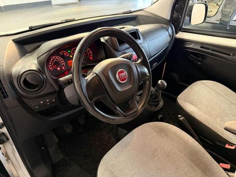 Gebraucht Fiat Fiorino 135 PS (99 kW) 2018 Weiß Van / Kleinbus