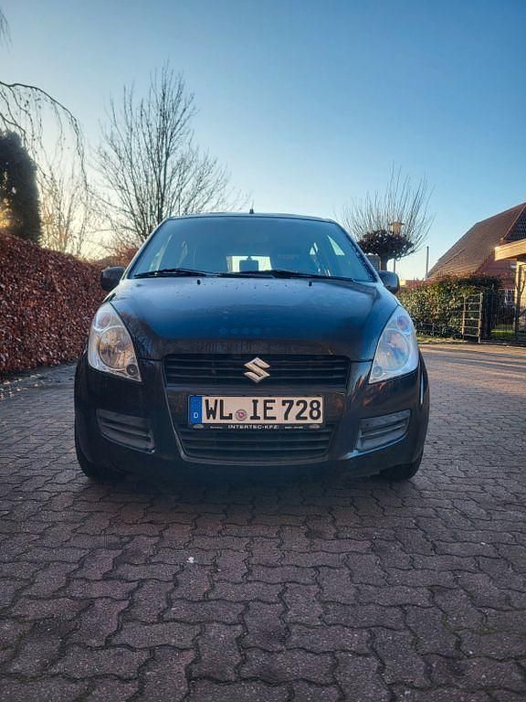 Gebraucht Suzuki Splash Club 68 PS (50 kW) 2012 Schwarz Kleinwagen