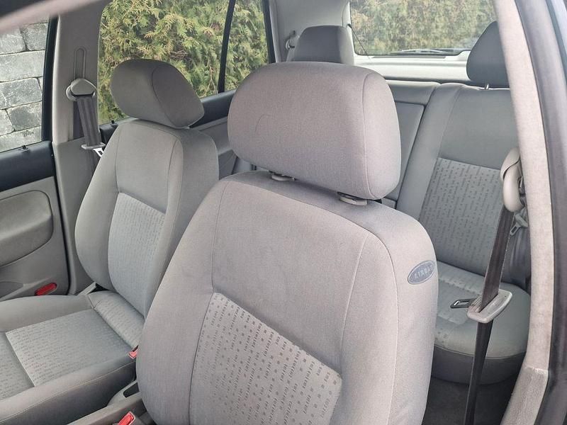 Gebraucht VW Golf IV Basis 105 PS (77 kW) 2001 Schwarz Kombi