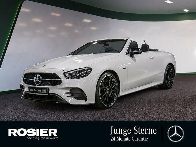 Weiss / designo opalithweiß bright (metallic) Gebraucht 2023 Mercedes E220 AMG Cabrio | 56.890 € - Bild 1/2