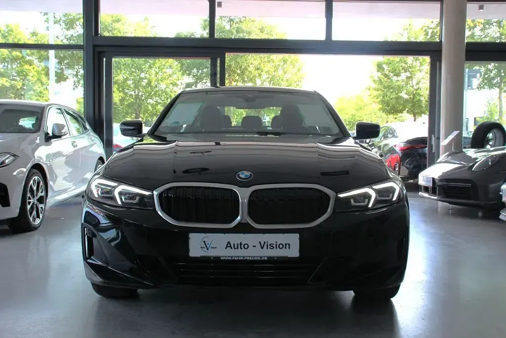 Gebraucht BMW 318 156 PS (114 kW) 2024 Schwarz Limousine