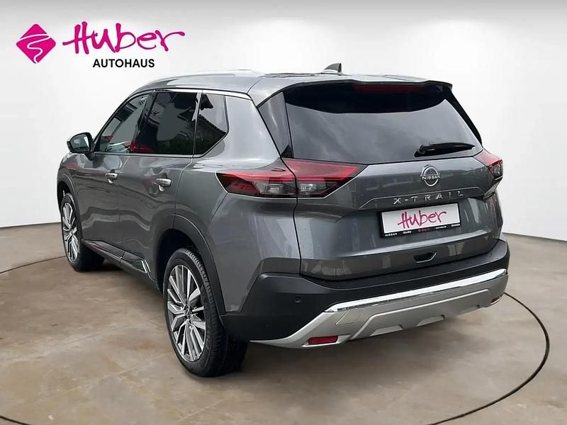 Neu Nissan X-Trail Tekna 163 PS (119 kW) 2025 Grau SUV