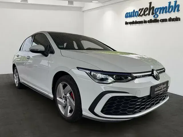 Gebraucht VW Golf VIII GTE 245 PS (180 kW) 2022 White metallic Limousine