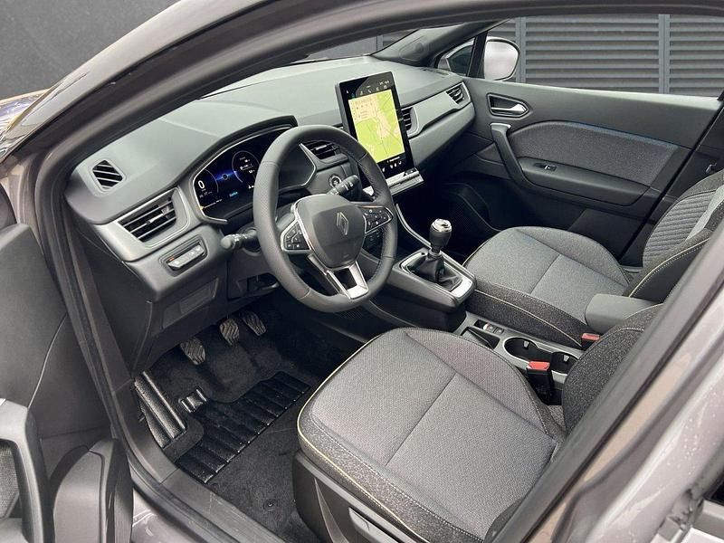 Neu Renault Captur Techno 91 PS (66 kW) 2026 Stahlgrau + blackpearlschwarz SUV