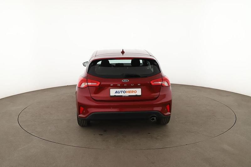 Gebraucht Ford Focus Cool & Connect 101 PS (74 kW) 2019 Rot Limousine