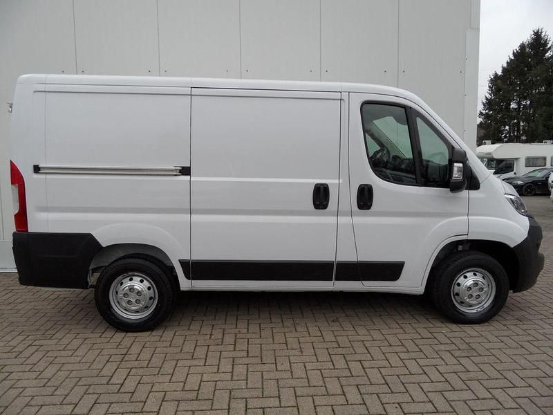 Gebraucht Opel Movano 140 PS (102 kW) 2024 Casablancaweiß Van