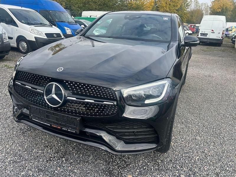 Gebraucht Mercedes GLC300e 306 PS (225 kW) 2021 Schwarz Coupé