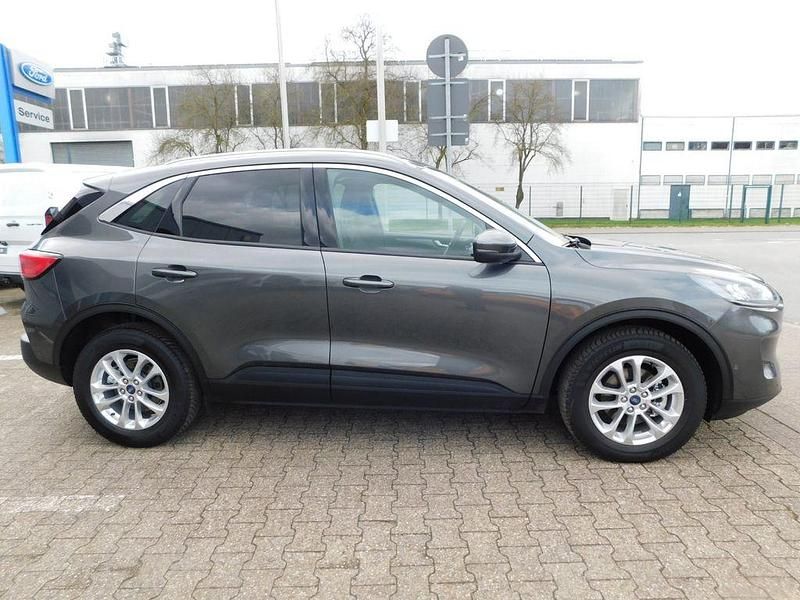 Gebraucht Ford Kuga Titanium 120 PS (88 kW) 2024 Grau SUV