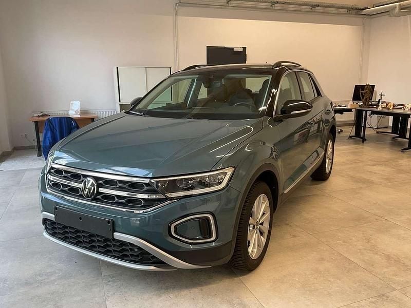 Petroleum blue Gebraucht 2024 VW T-Roc Style SUV | 34.990 € (Teuer) - Bild 1/4