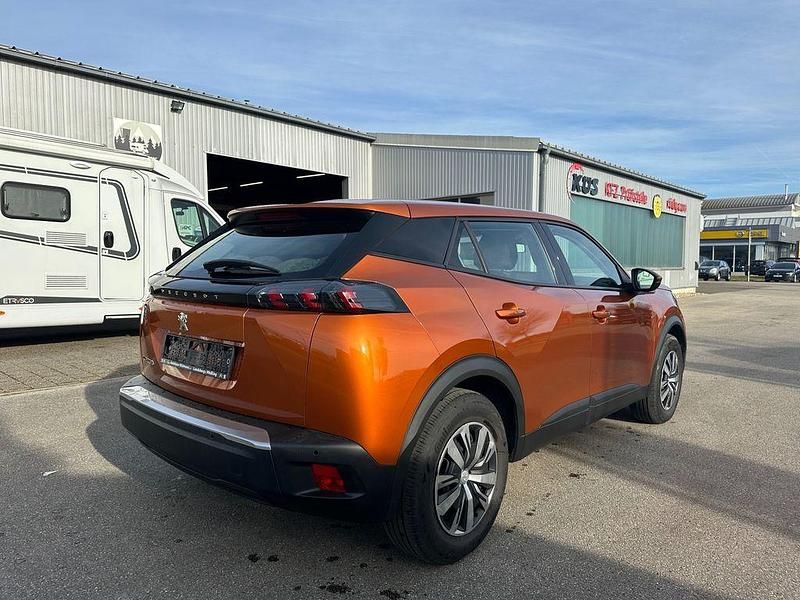 Gebraucht Peugeot e-2008 Active 100 kW (136 PS) 2021 Orange SUV