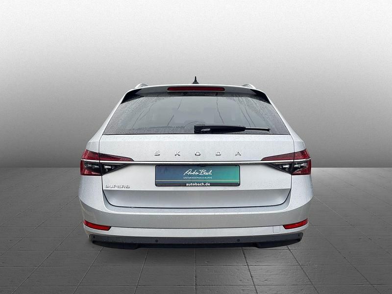 Gebraucht Skoda Superb Style 200 PS (147 kW) 2022 Brillantsilber metallic Kombi