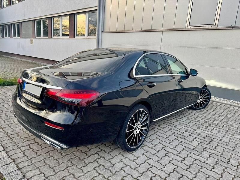Gebraucht Mercedes E220 Exclusive 194 PS (142 kW) 2020 Schwarz Limousine
