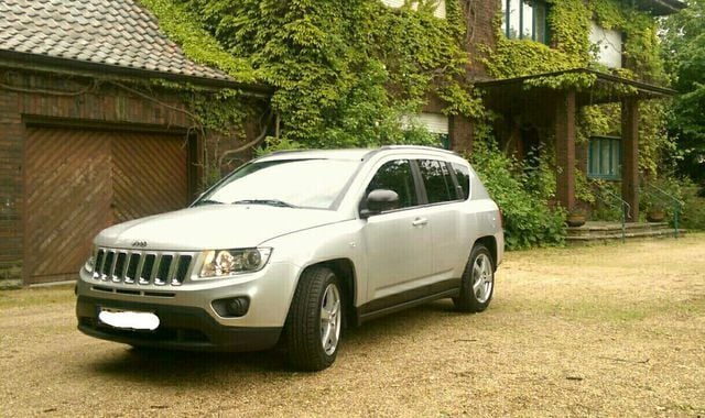 Grau Gebraucht 2012 Jeep Compass SUV | 16.500 € - Bild 1/4