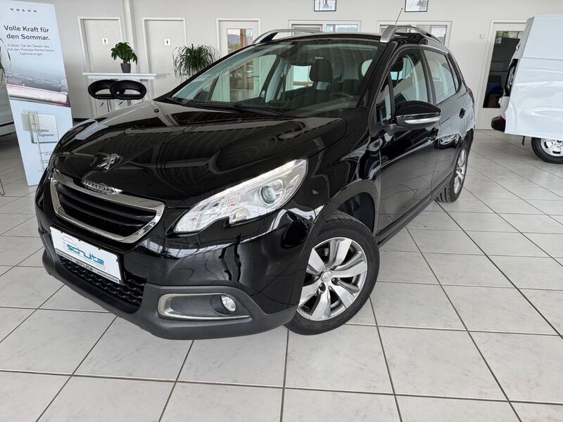 Lackierung schwarz perla nera/me (metallic) Gebraucht 2016 Peugeot 2008 Active SUV | 8.390 € (Guter Preis) - Bild 1/4