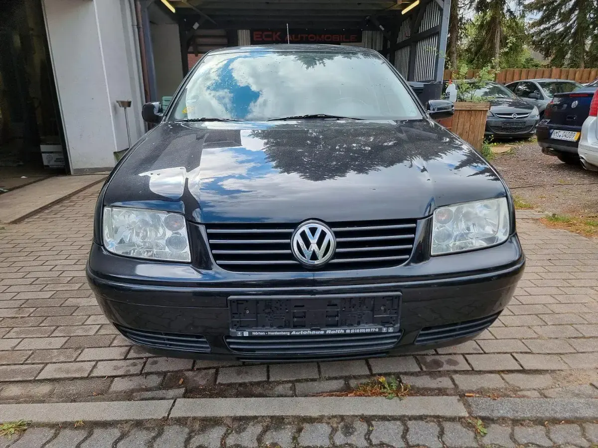 Gebraucht VW Bora 116 PS (85 kW) 2000 Schwarz Limousine
