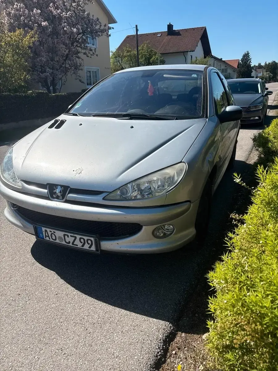Gebraucht Peugeot 206 88 PS (64 kW) 2005 Silber Kleinwagen