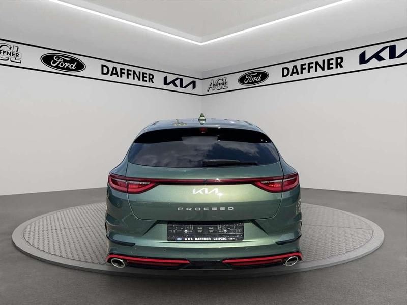 Gebraucht Kia ProCeed GT 204 PS (150 kW) 2023 (exg) experience green met. Kombi