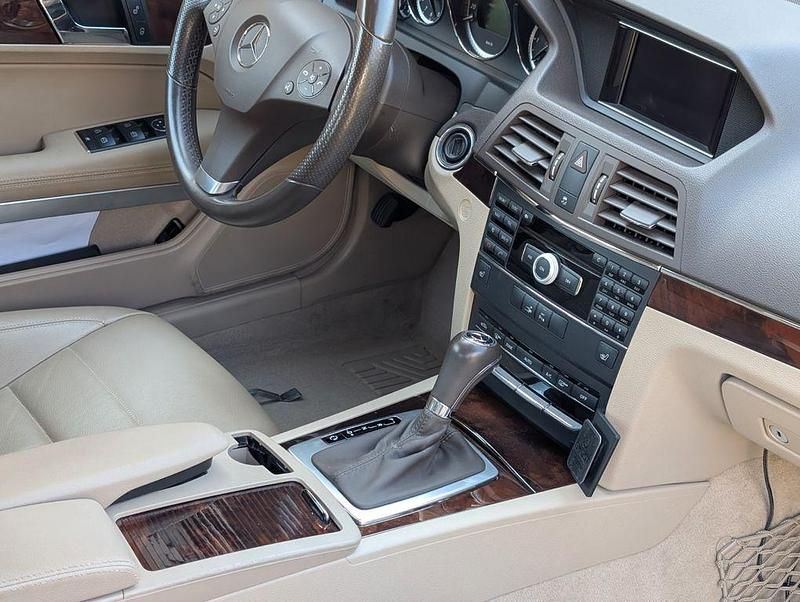 Gebraucht Mercedes E350 231 PS (169 kW) 2010 Grau Coupé