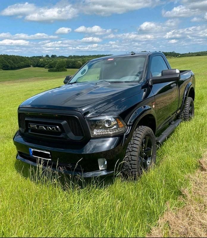 Schwarz Gebraucht 2014 Dodge Ram Abholung | 28.000 € (Fairer Preis) - Bild 1/4
