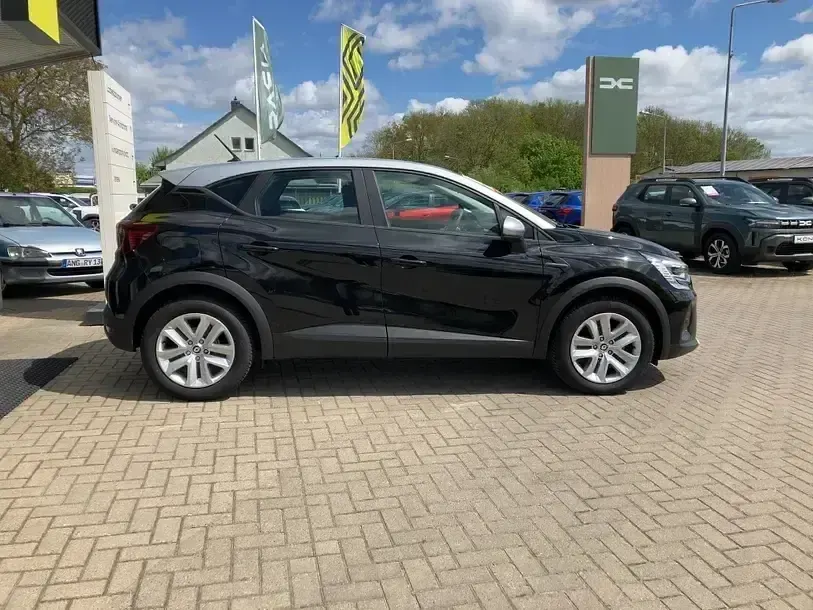 Używany Renault Captur Equilibre 100 KM (73 kW) 2023 Czarny SUV
