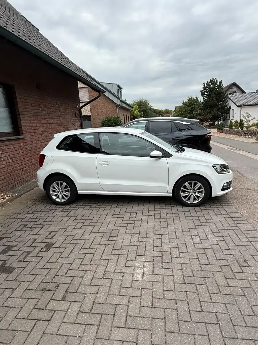 Gebraucht VW Polo 60 PS (44 kW) 2017 Weiß