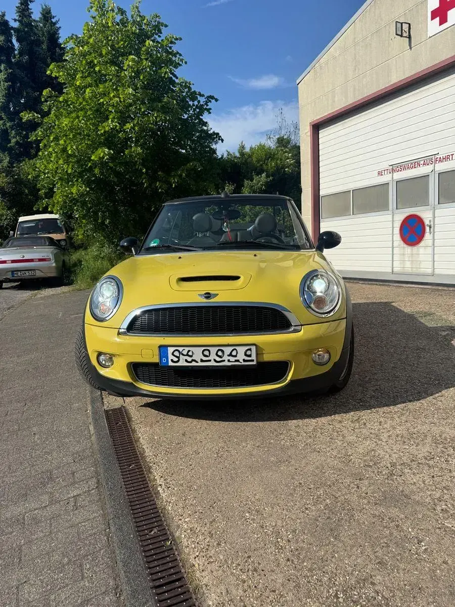 Usata Mini Cooper S Cabriolet 174 CV (127 kW) 2010 Giallo Cabrio