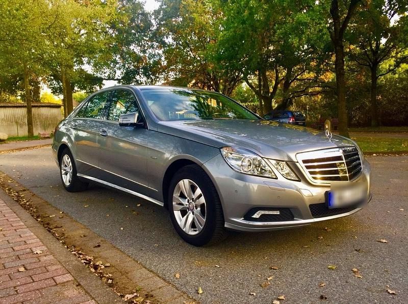 Gebraucht Mercedes E350 Elegance 231 PS (169 kW) 2009 Andere farben Limousine