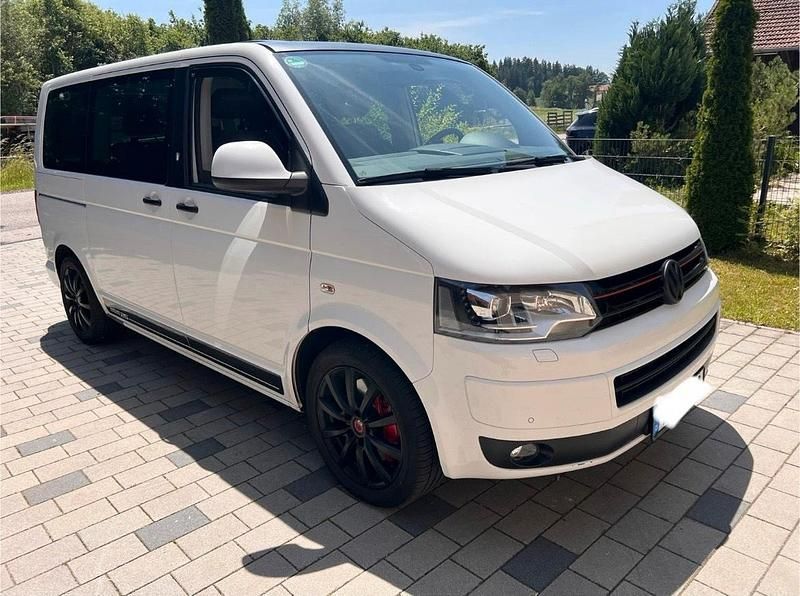 Weiß Gebraucht 2013 VW Multivan Edition Van / Kleinbus | 25.500 € (Etwas zu teuer) - Bild 1/4