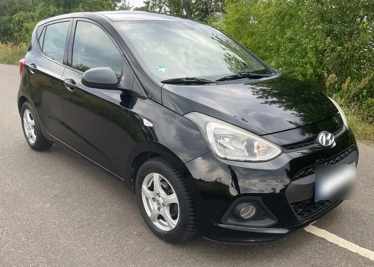 Gebraucht Hyundai i10 67 PS (49 kW) 2016 Schwarz Kleinwagen