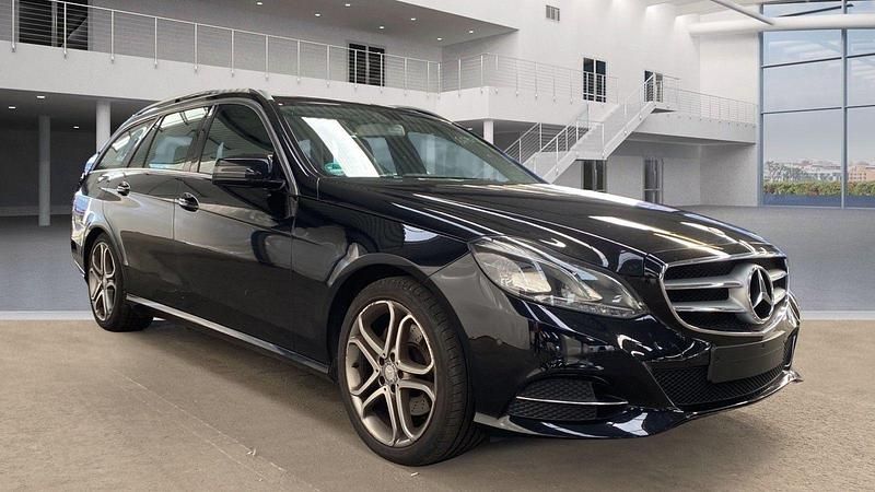 Gebraucht Mercedes E200 184 PS (135 kW) 2014 Schwarz Kombi