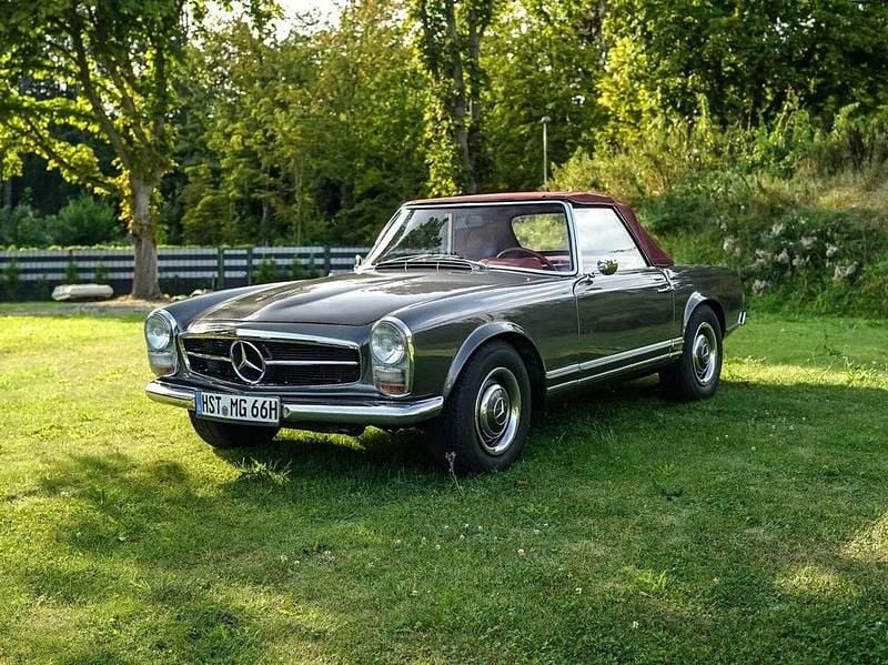 Grau Gebraucht 1966 Mercedes W113 Cabrio | 48.300 € - Bild 1/4