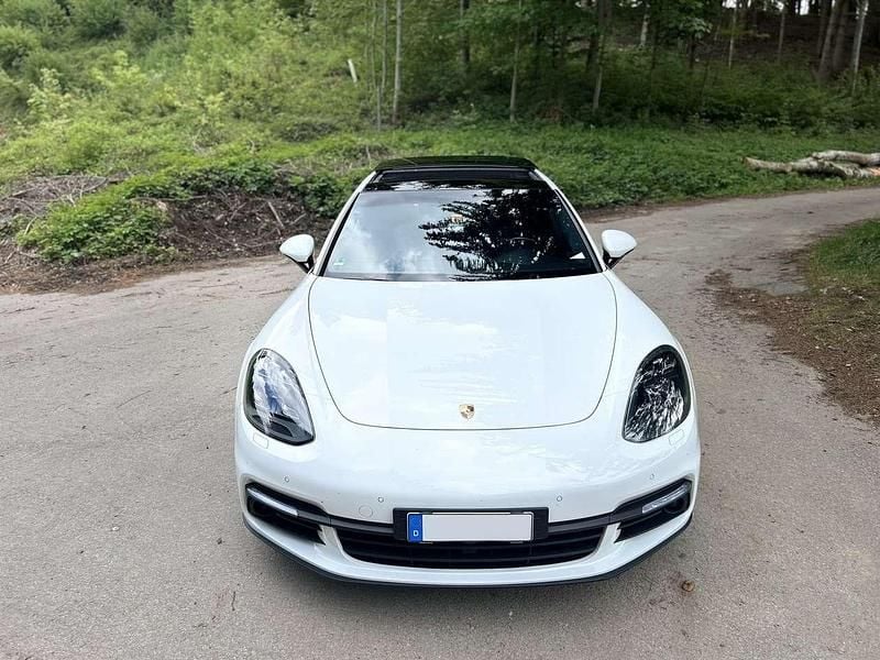 Weiß Gebraucht 2018 Porsche Panamera Sport Turismo Kombi | 54.950 € (Guter Preis) - Bild 1/4