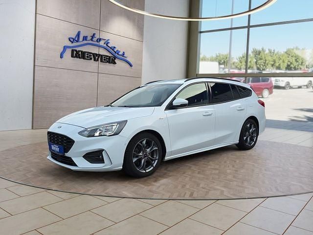 Frostweiß Gebraucht 2020 Ford Focus ST-Line Kombi | 14.610 € (Fairer Preis) - Bild 1/4