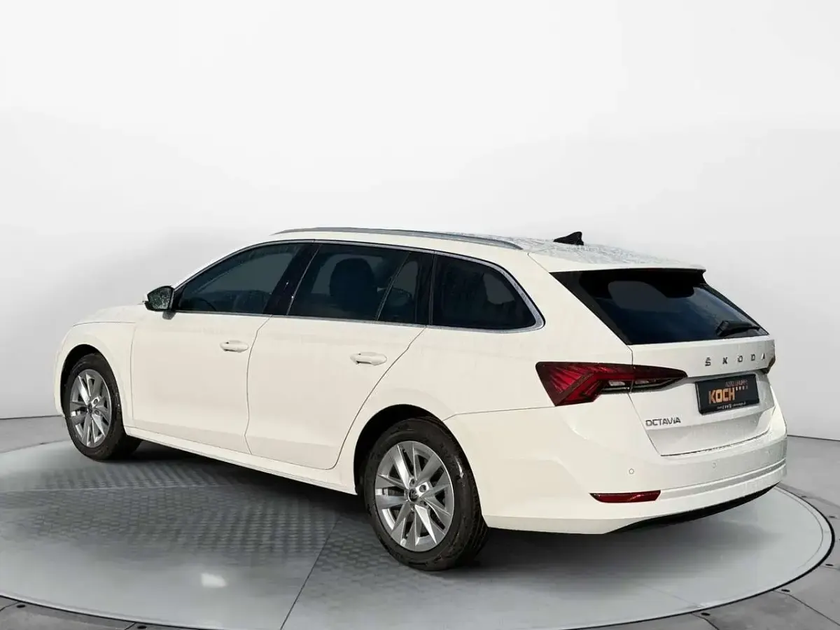 Gebraucht Skoda Octavia Style 116 PS (85 kW) 2023 Weiß Kombi