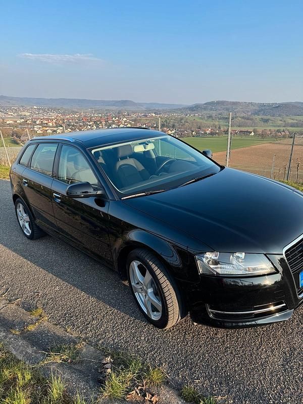 Gebraucht Audi A3 105 PS (77 kW) 2012 Schwarz Kleinwagen