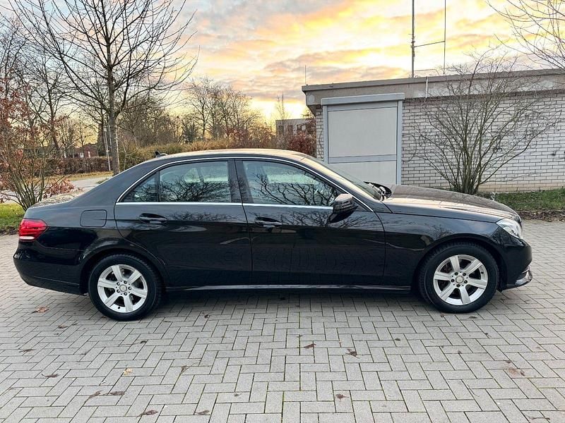 Gebraucht Mercedes E300 204 PS (150 kW) 2014 Schwarz Limousine