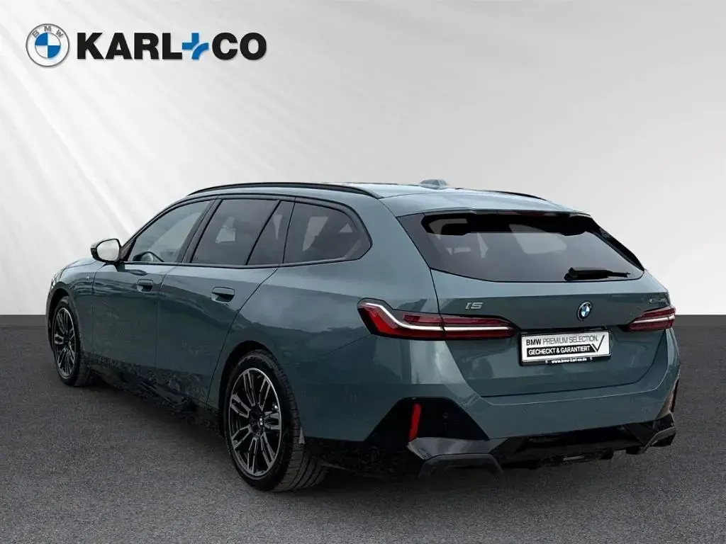 Gebraucht BMW i5 M Sport 250 kW (340 PS) 2025 Gruen Kombi