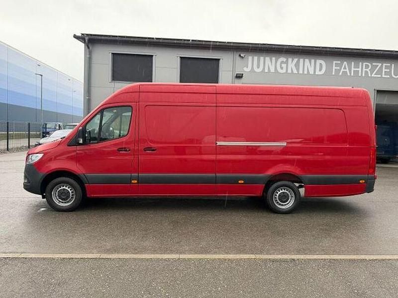 Gebraucht Mercedes Sprinter 170 PS (125 kW) 2022 Rot Van